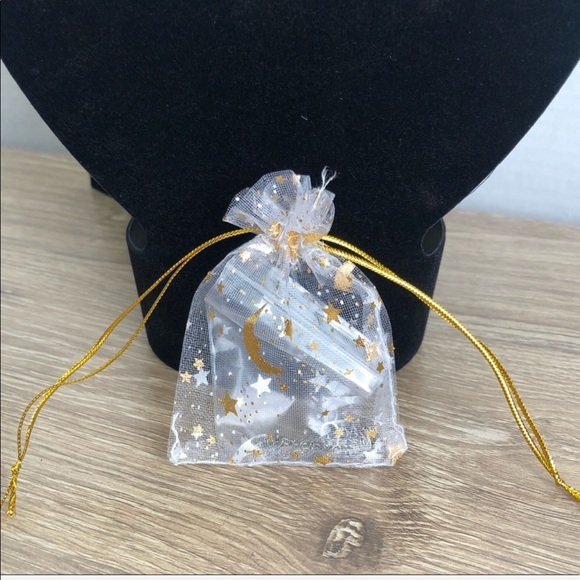 ⭐️ 4 for $23 any style. Dainty heart necklace - Picture 5 of 6